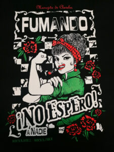 vista total Camiseta Fumadora remake