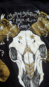 La camiseta ABRACADABRA